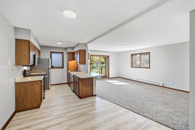 925 Bahls Dr #102, Hastings, MN 55033