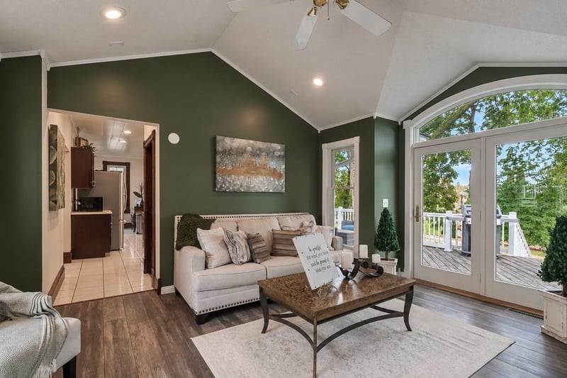 200 N Lexington Ave, Le Center, MN 56057