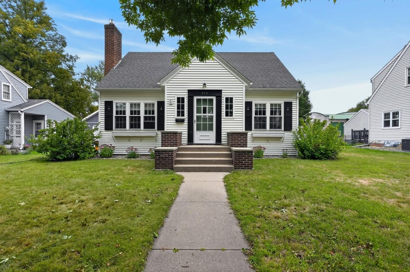 715 Maple St, Alexandria, MN 56308