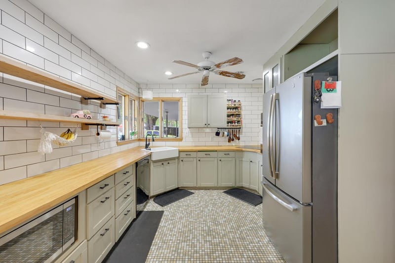 505 4th St S, Princeton, MN 55371