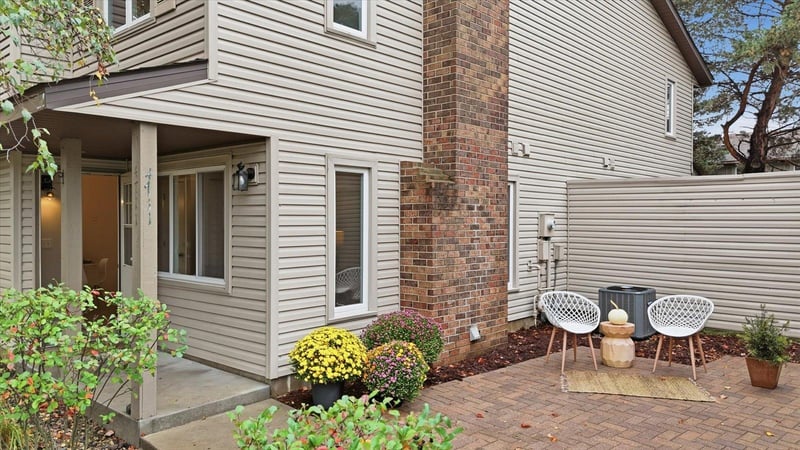 4711 Lund Point, Eagan, MN 55122