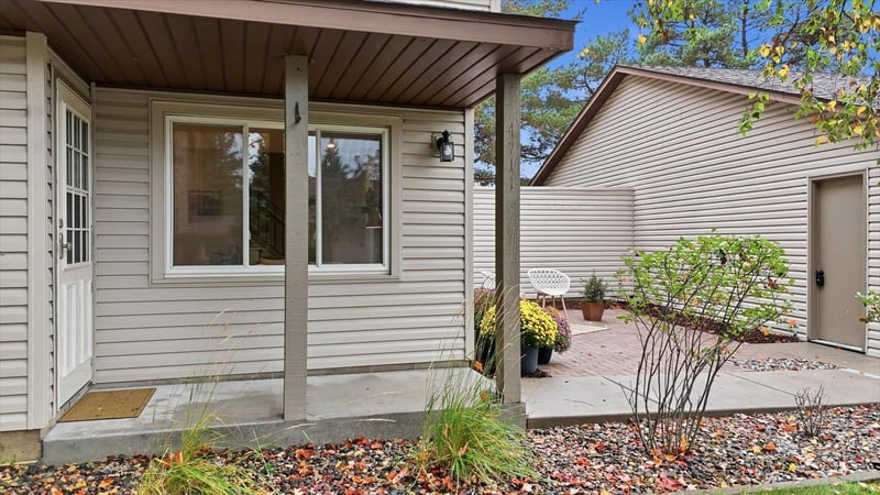 4711 Lund Point, Eagan, MN 55122