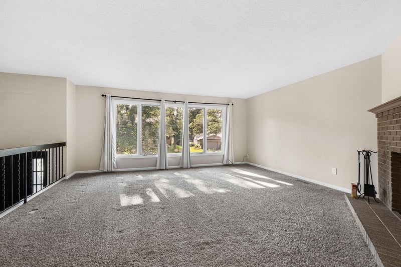 9505 Clubhouse Rd, Eden Prairie, MN 55347