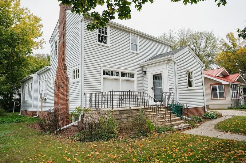 405 6th St, Jackson, MN 56143