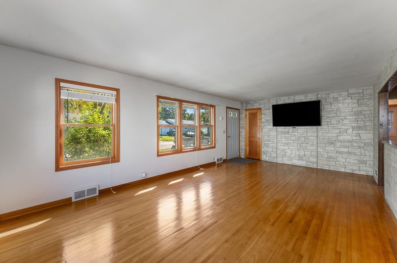 412 S Nicollet St, Blue Earth, MN 56013