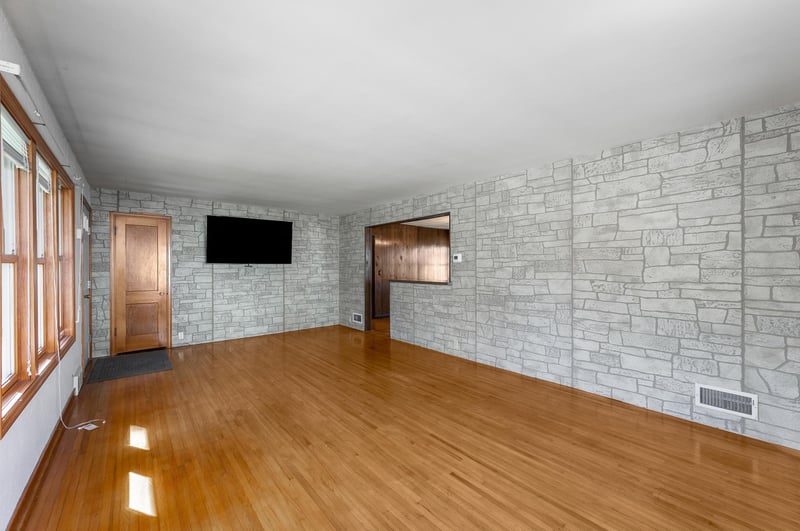 412 S Nicollet St, Blue Earth, MN 56013