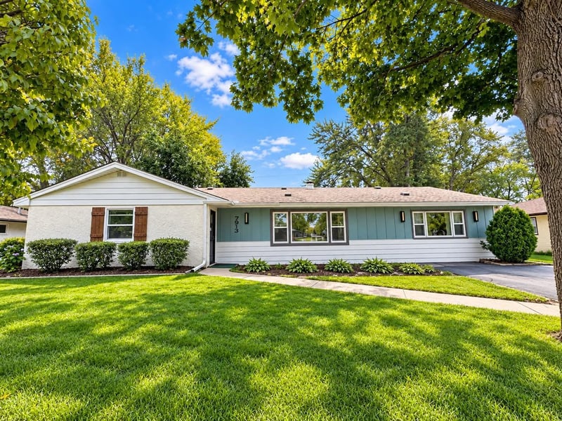 7913 5th St NE, Fridley, MN 55432