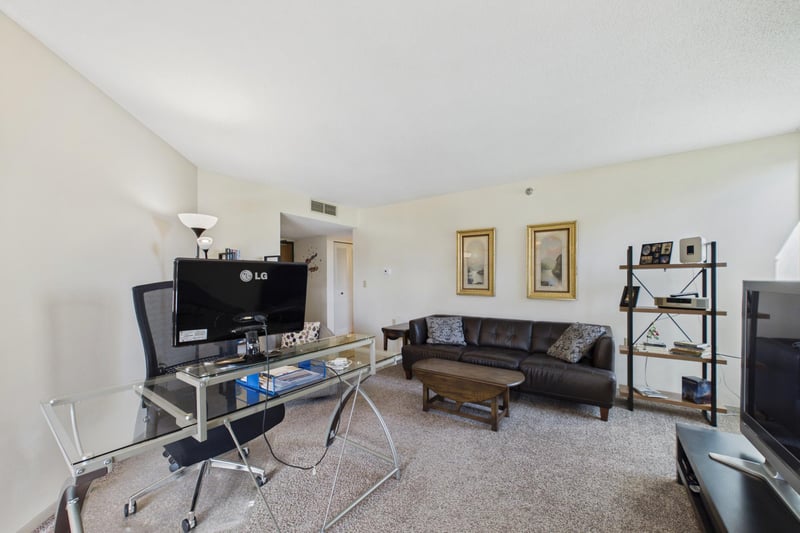 6615 Lake Shore Dr S #607, Richfield, MN 55423