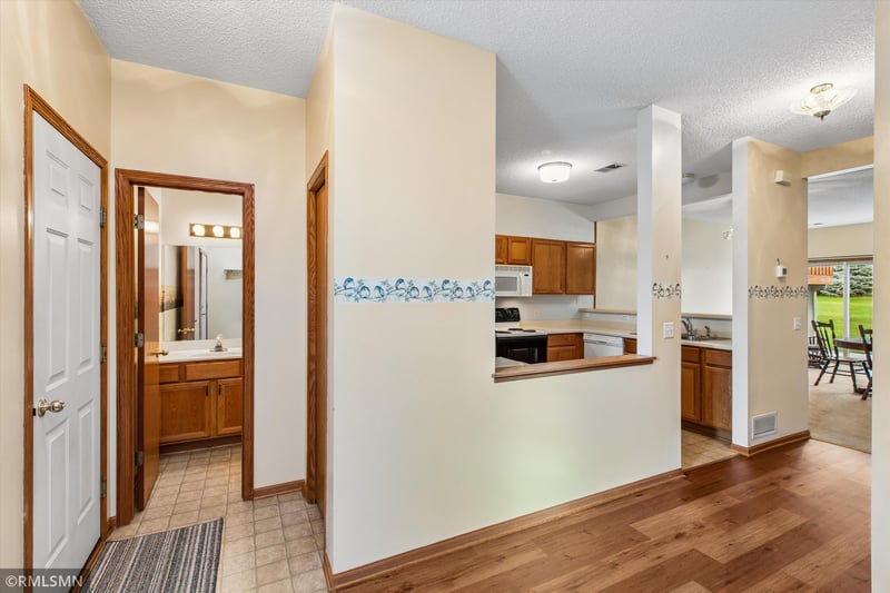 318 Archibald Ln, Dundas, MN 55019