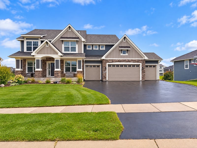 19235 Huxley Ave, Lakeville, MN 55044
