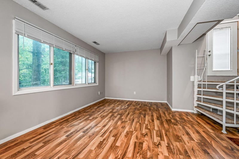 5563 E Bavarian Ps, Fridley, MN 55432