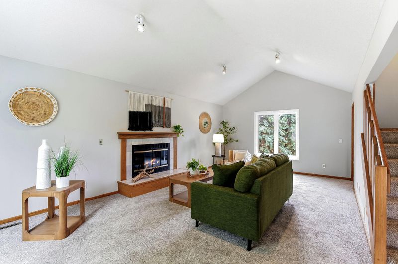 17330 Ipswich Way, Lakeville, MN 55044
