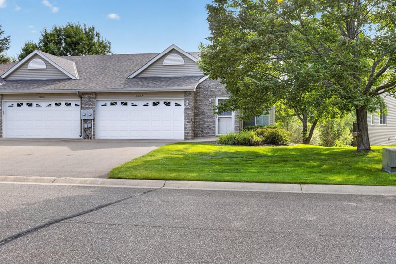 1007 N Rum River Dr, Princeton, MN 55371