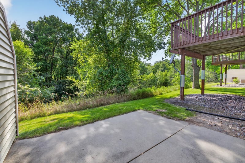 1007 N Rum River Dr, Princeton, MN 55371