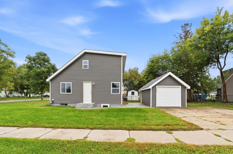 4533 Welcome Ave N, Crystal, MN 55422