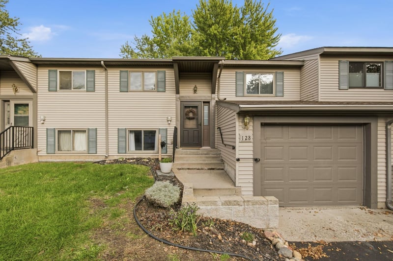 128 9th Ave SE, Saint Joseph, MN 56374