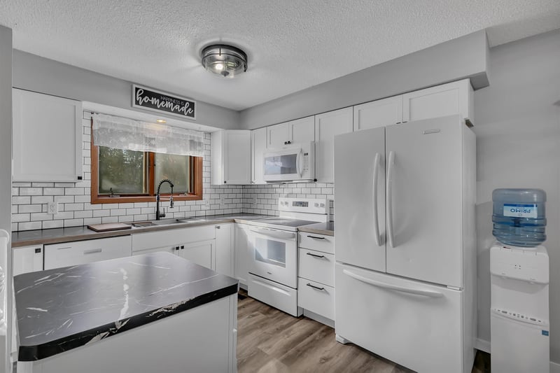 128 9th Ave SE, Saint Joseph, MN 56374