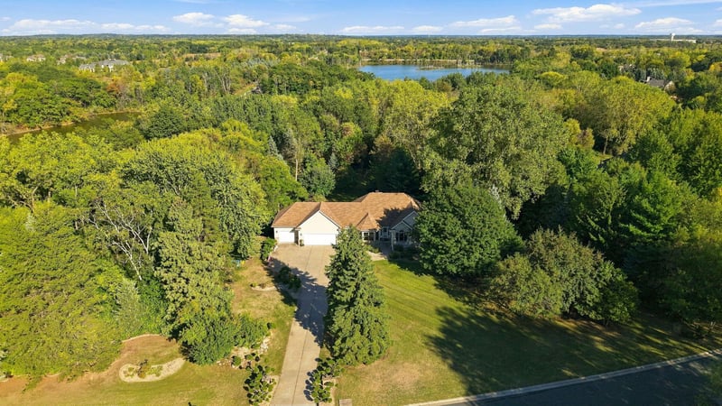 975 Jewel Ave N, Lake Elmo, MN 55042