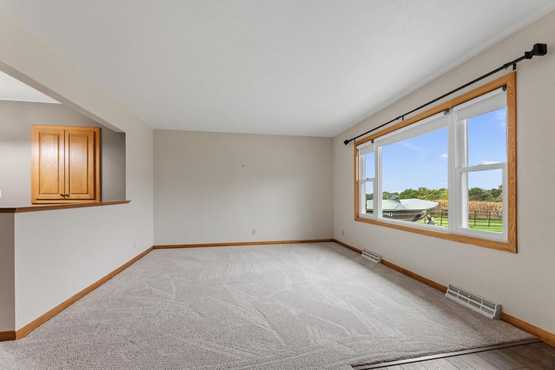 823 East St S, Caledonia, MN 55921