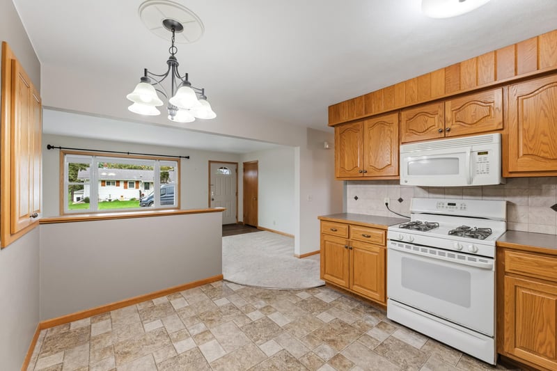 823 East St S, Caledonia, MN 55921