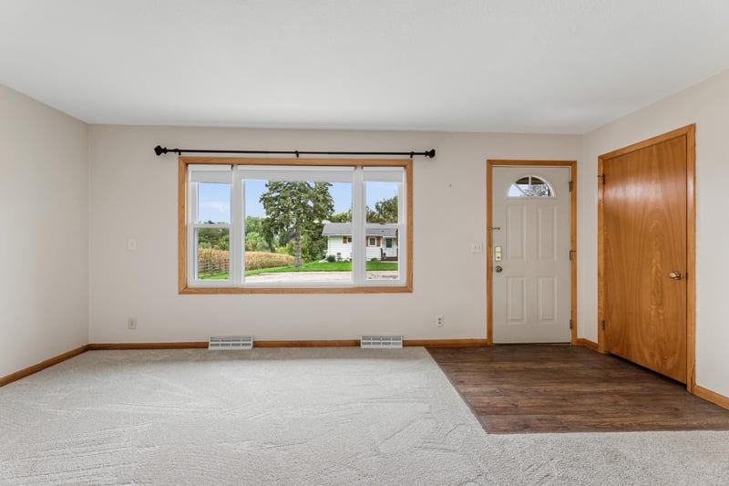 823 East St S, Caledonia, MN 55921
