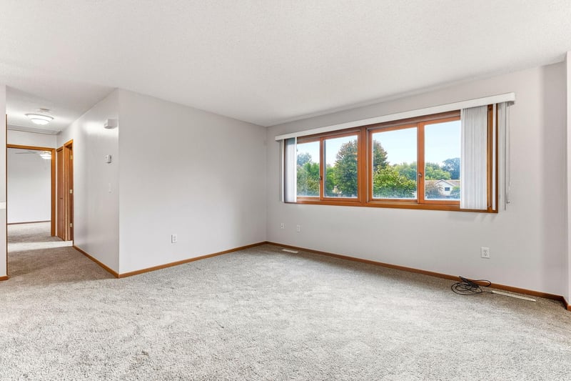 2606 Brookdale Ln, Brooklyn Park, MN 55444