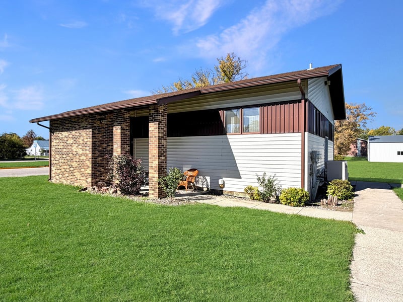 227 1st Ave SW, Clearbrook, MN 56634