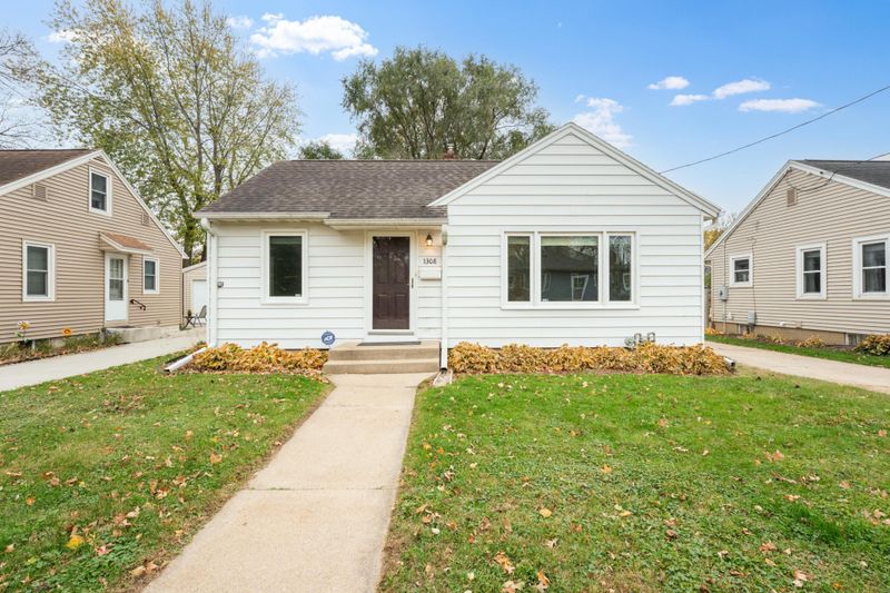 1308 3 1/2 St SE, Rochester, MN 55904