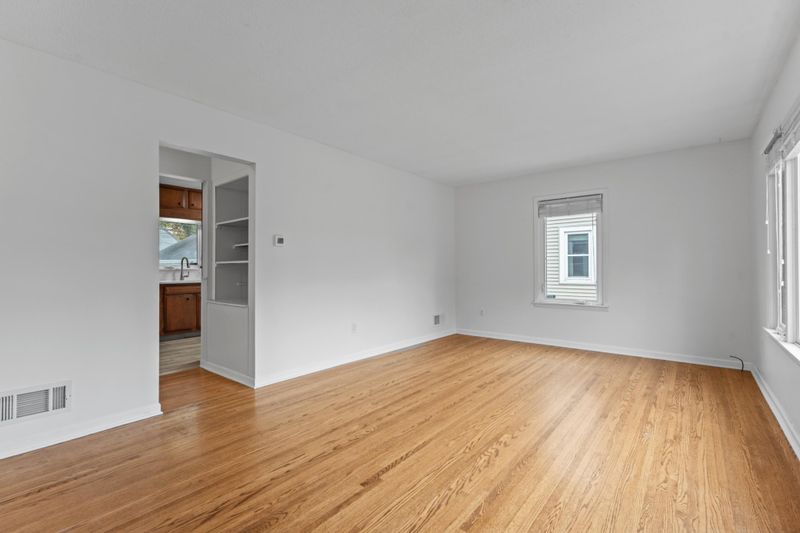 1308 3 1/2 St SE, Rochester, MN 55904