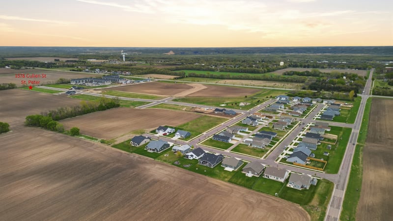 1578 Cullen St, Saint Peter, MN 56082