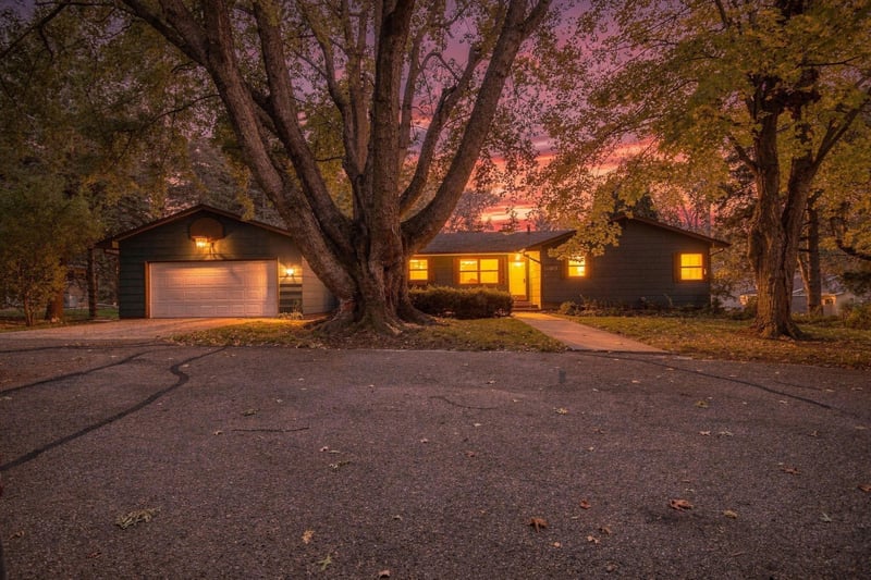 1480 Crestview Ln, Owatonna, MN 55060