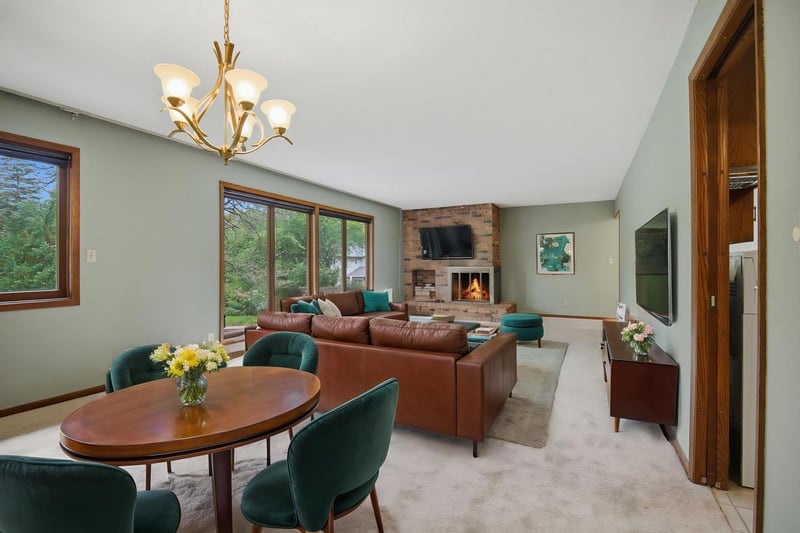 1480 Crestview Ln, Owatonna, MN 55060