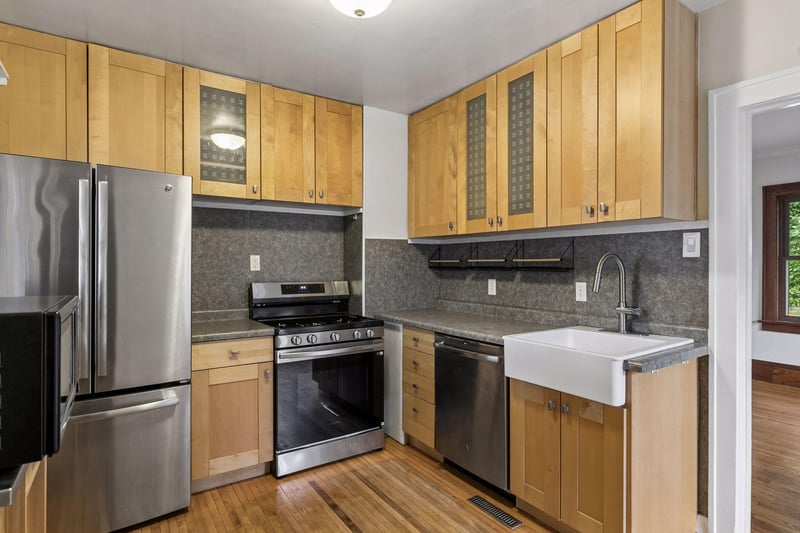 358 Cretin Ave S, Saint Paul, MN 55105