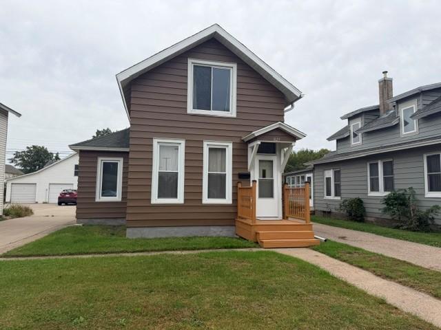 825 W 5th St, Winona, MN 55987