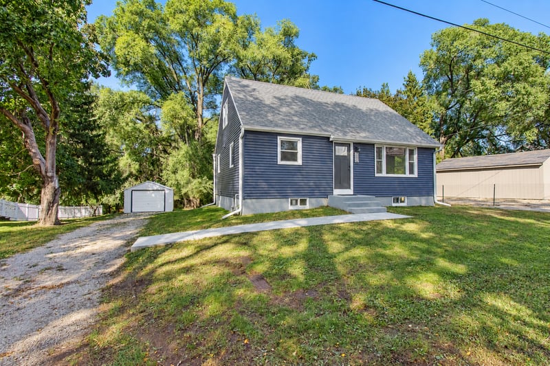 2115 E River Rd NE, Rochester, MN 55906