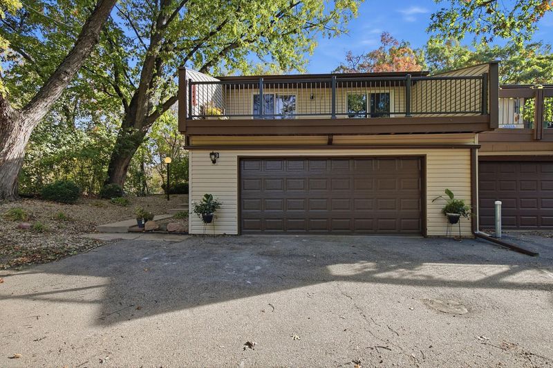 289 River Woods Ln, Burnsville, MN 55337
