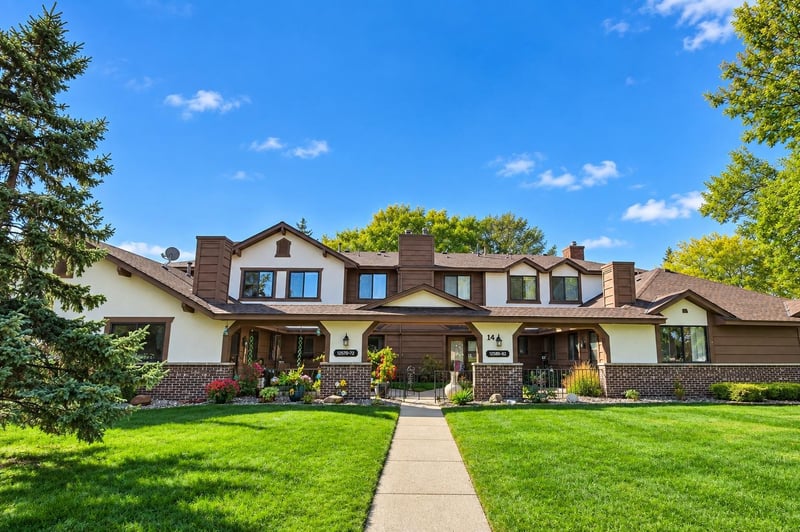 12572 University Ave NW, Coon Rapids, MN 55448