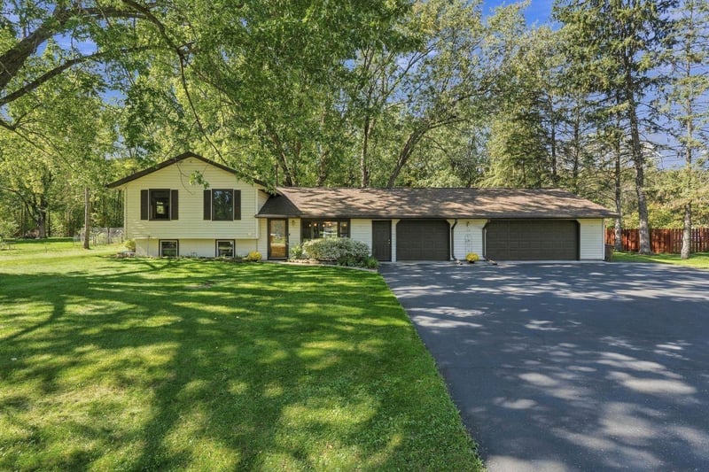 132 Quality Ave S, Lakeland, MN 55043