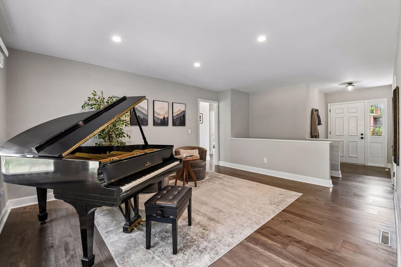 501 Laredo Ln, Chanhassen, MN 55317