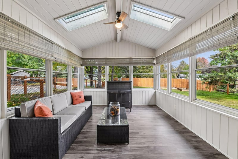 501 Laredo Ln, Chanhassen, MN 55317