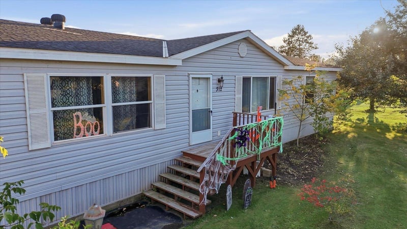 312 Lawson Ave, Bovey, MN 55709
