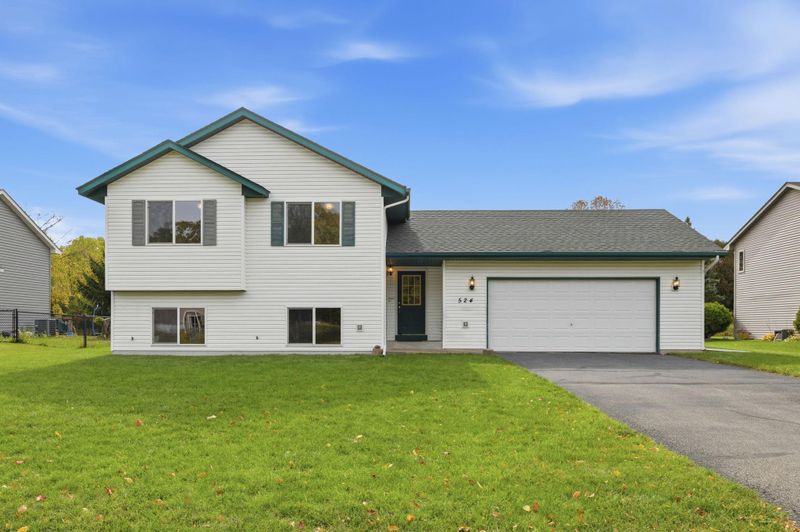 524 Weaver Blvd, Anoka, MN 55303