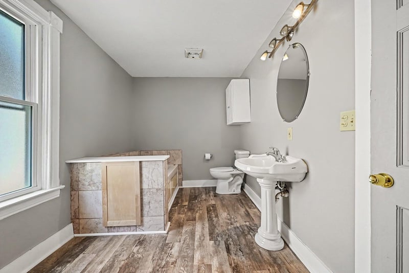 144 3rd Ave S, South Saint Paul, MN 55075