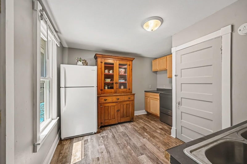144 3rd Ave S, South Saint Paul, MN 55075