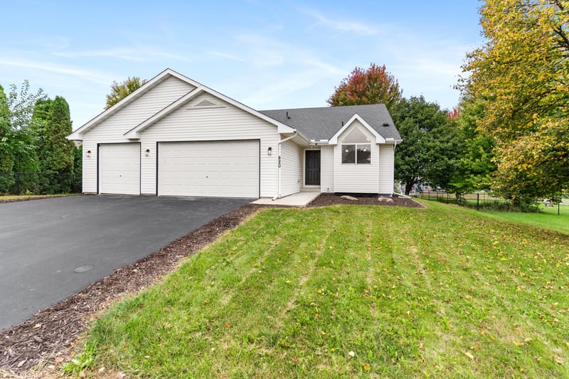 820 S Maple St, Belle Plaine, MN 56011