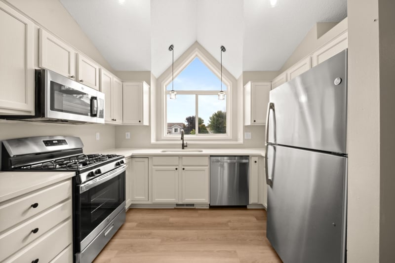 820 S Maple St, Belle Plaine, MN 56011