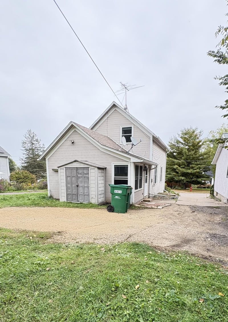922 6th St S, Stillwater, MN 55082