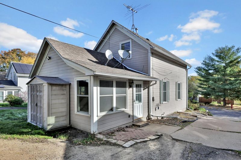 922 6th St S, Stillwater, MN 55082