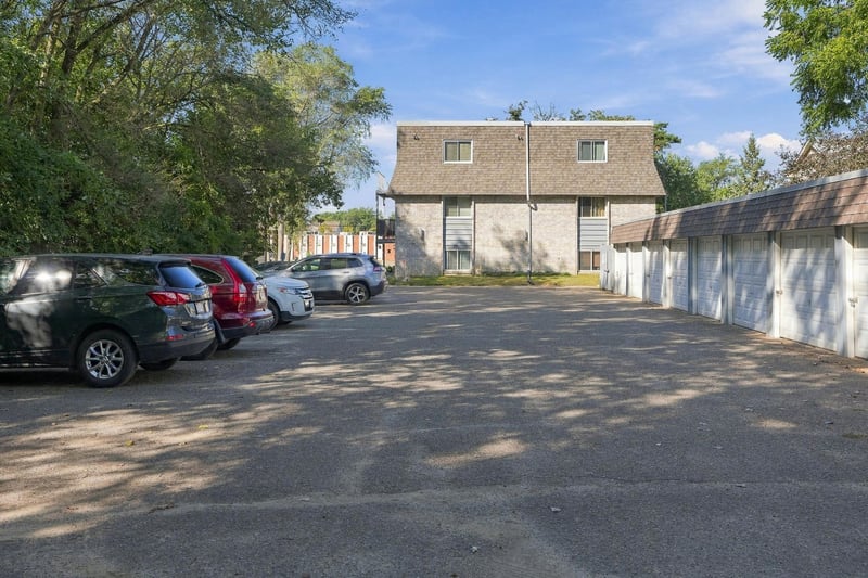 8061 Pleasant View Dr NE, Spring Lake Park, MN 55432