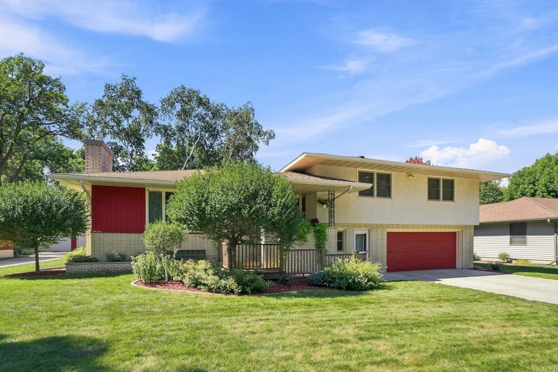 314 Maple Ave S, Maple Lake, MN 55358